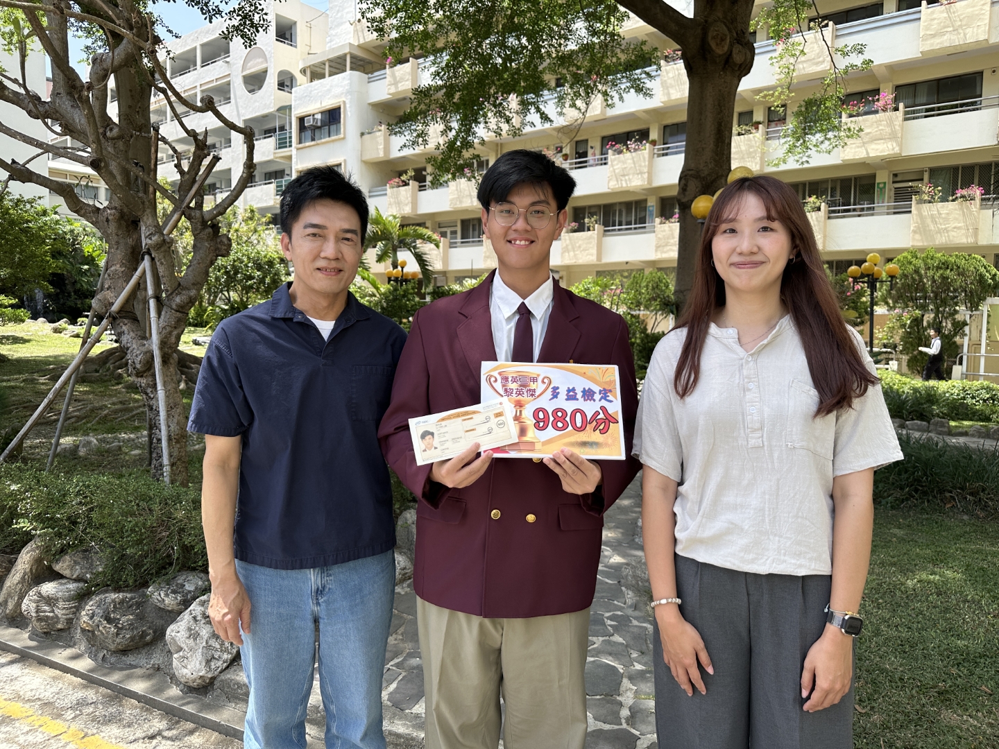 中山工商積極推動多元語言學習  應英科黎英傑多益成績近滿分